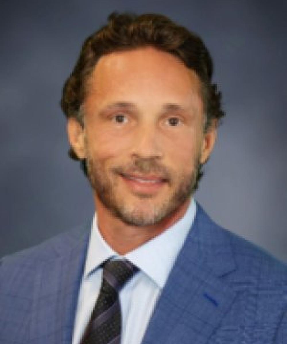 Jeremy Olen headshot